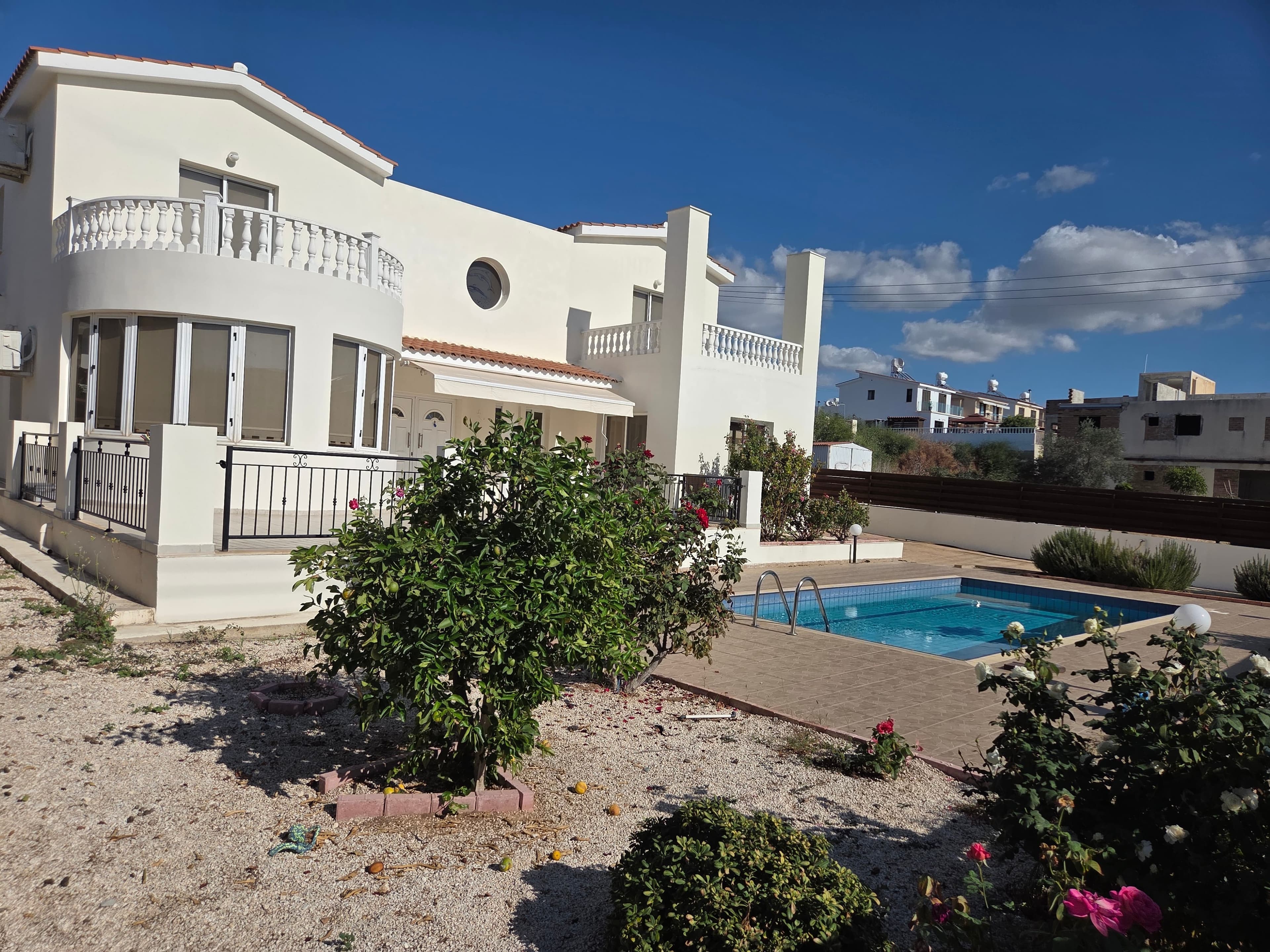 4 bedroom Detached house for rent