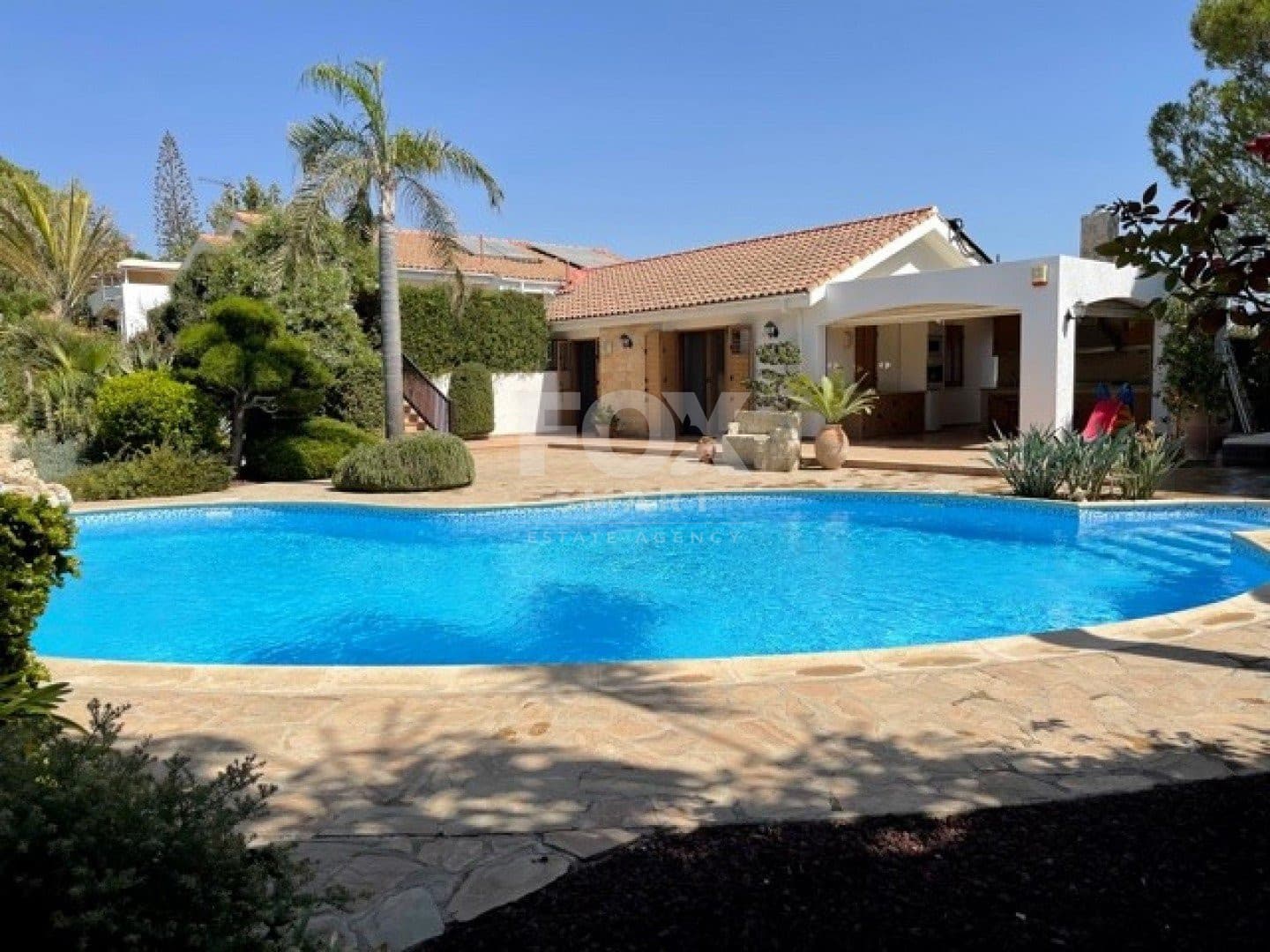 5 Bedroom Detached House for Sale in Limassol, Pyrgos Lemesou