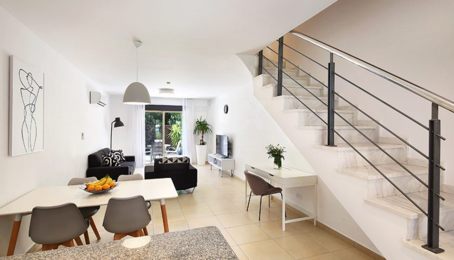 2 Bedroom Maisonette for Sale in Paphos, Universal