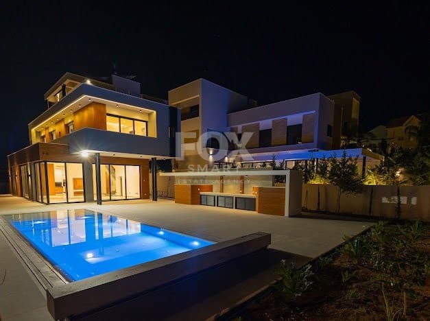 5 Bedroom Villa for Sale in Limassol, Agios Tychon