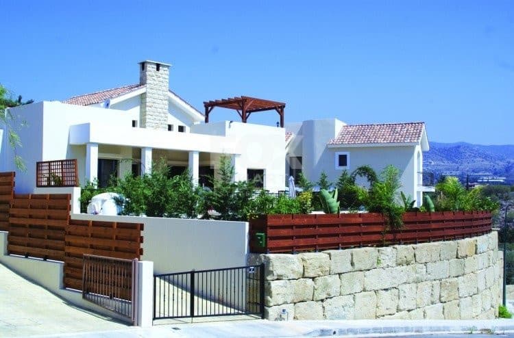 3 Bedroom Detached House for Sale in Limassol, Monagroulli