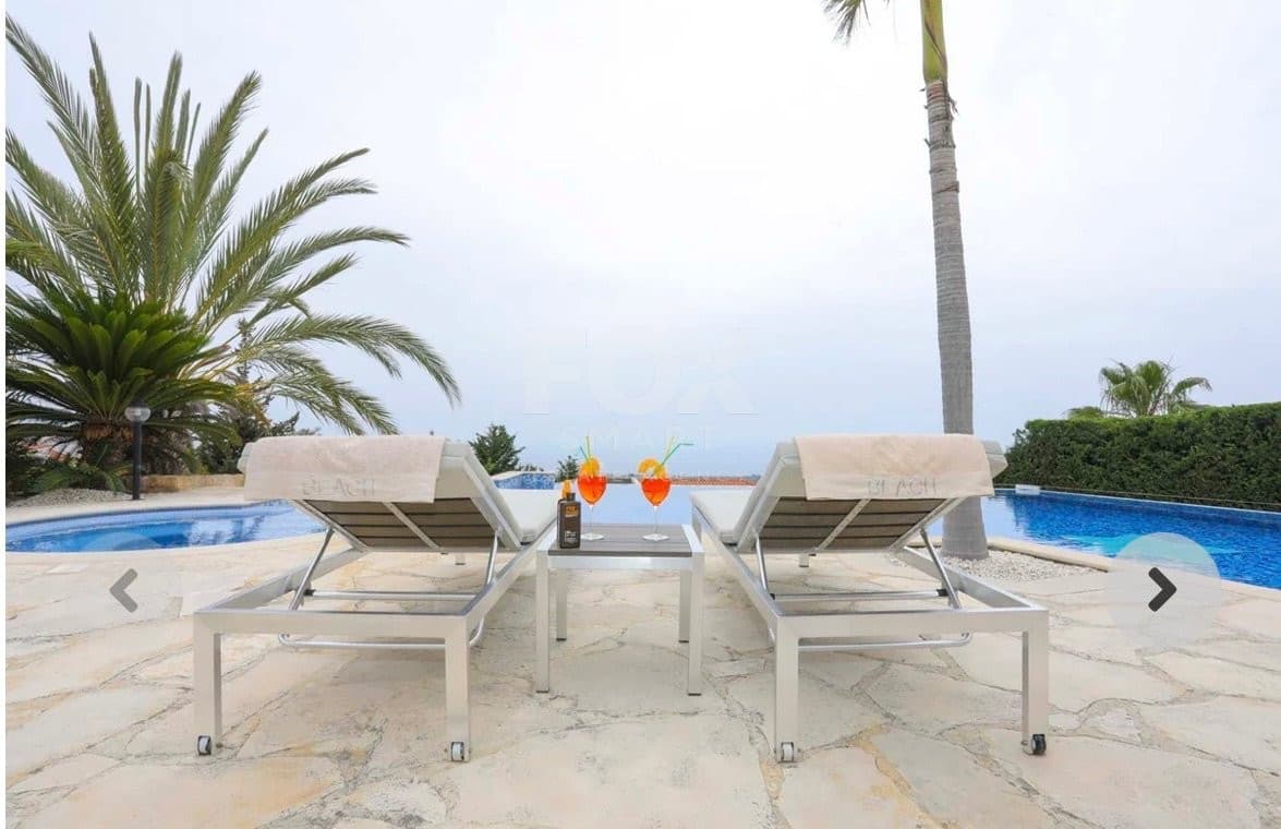 4 Bedroom Bungalow for Sale in Paphos, Tala