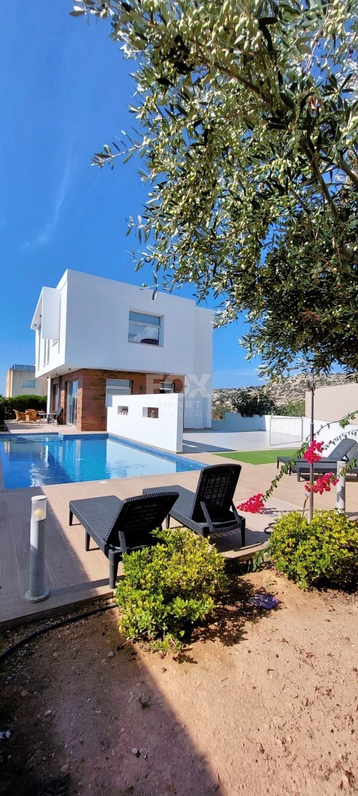3 Bedroom Detached House for Sale in Paphos, Peyia