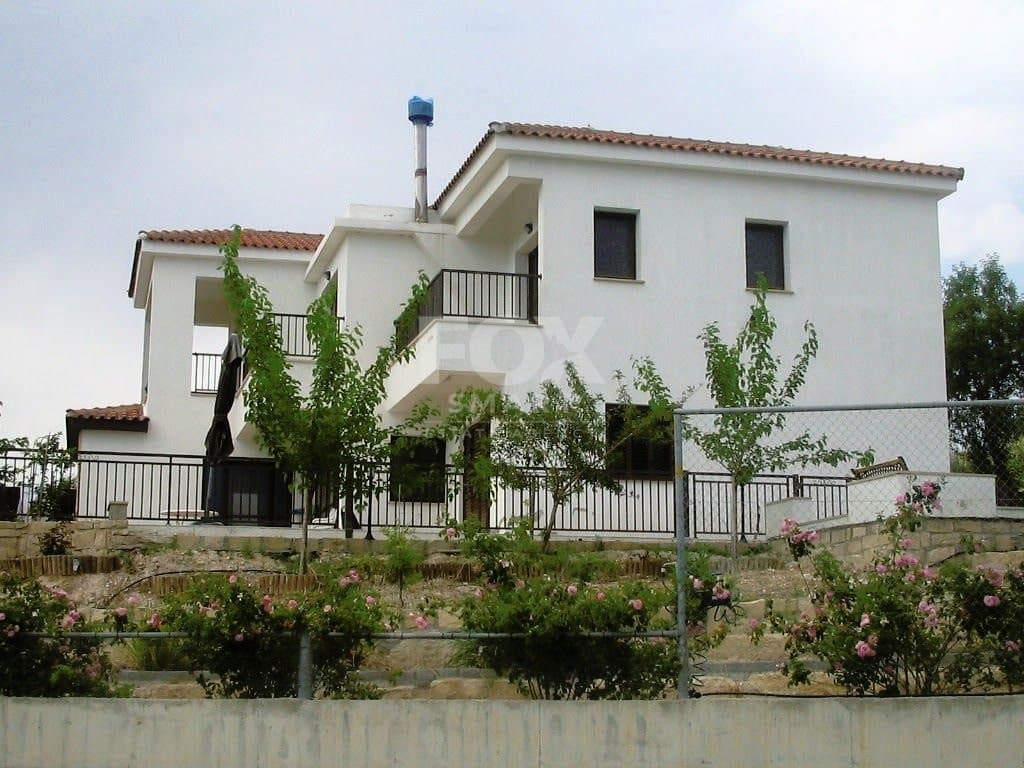 4 Bedroom Detached House for Rent in Paphos, Pafos