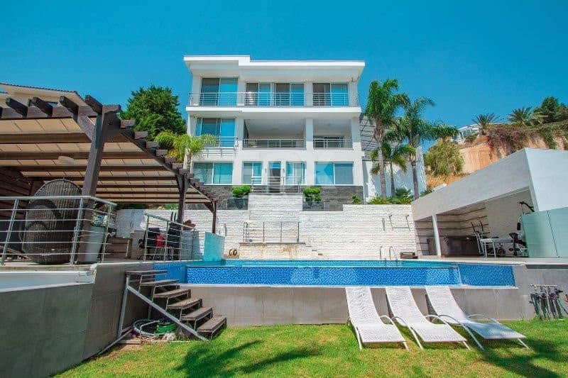 5 Bedroom Villa for Sale in Limassol, Agios Tychon