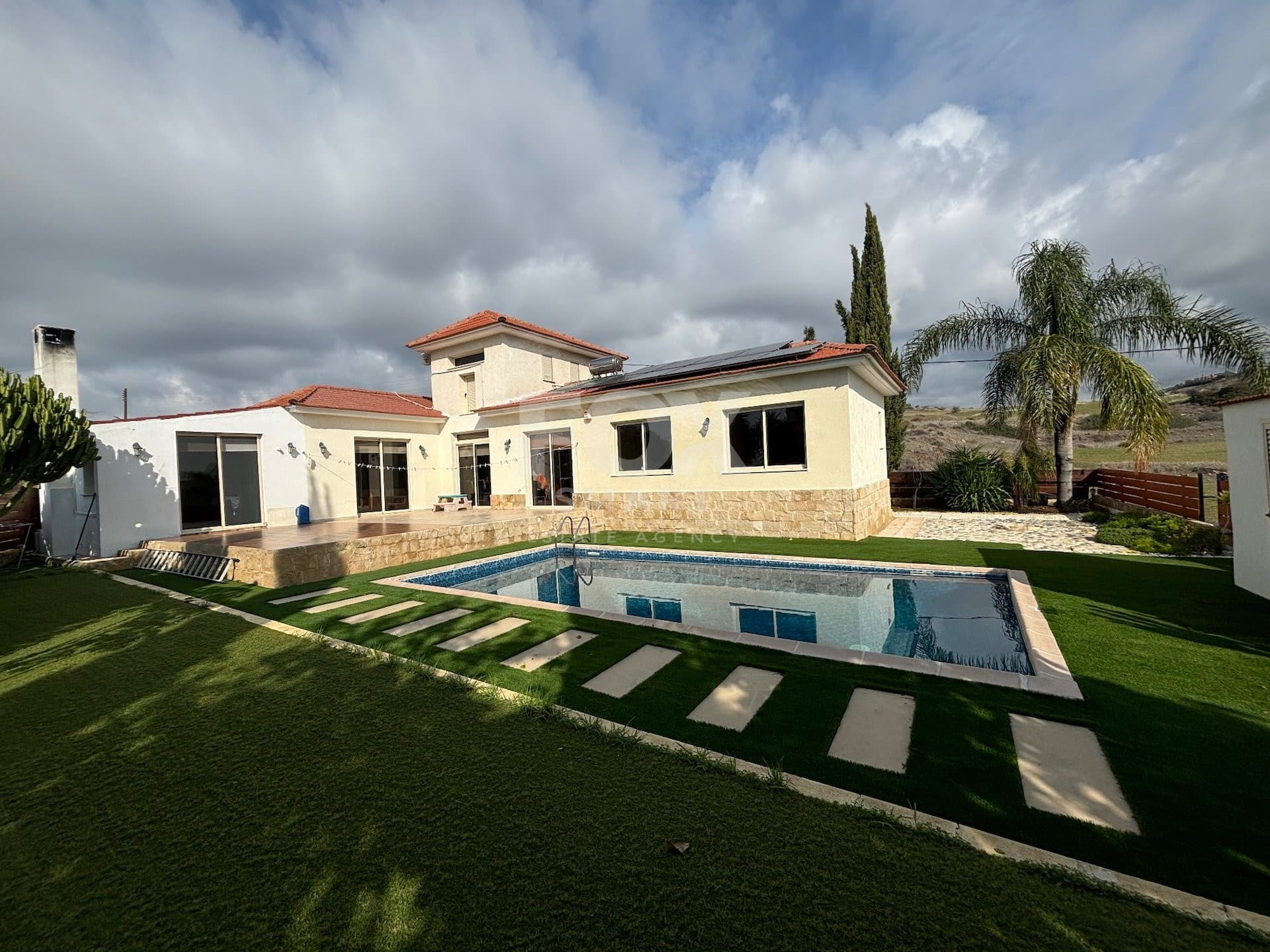 3 Bedroom Detached House for Sale in Limassol, Monagroulli