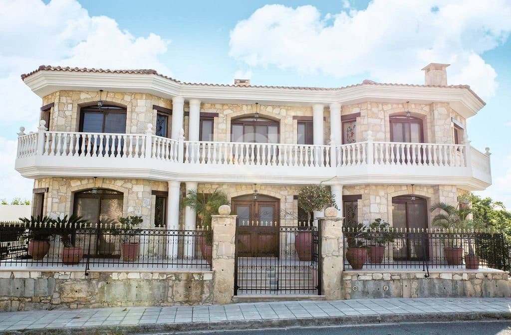 6 Bedroom Detached House for Sale in Limassol, Agia Filaxi