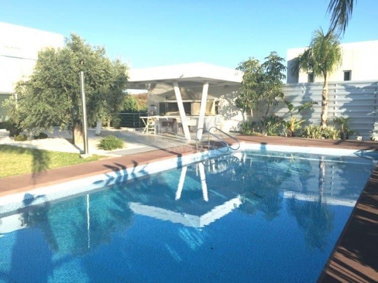 6 Bedroom Detached House for Sale in Limassol, Mouttagiaka