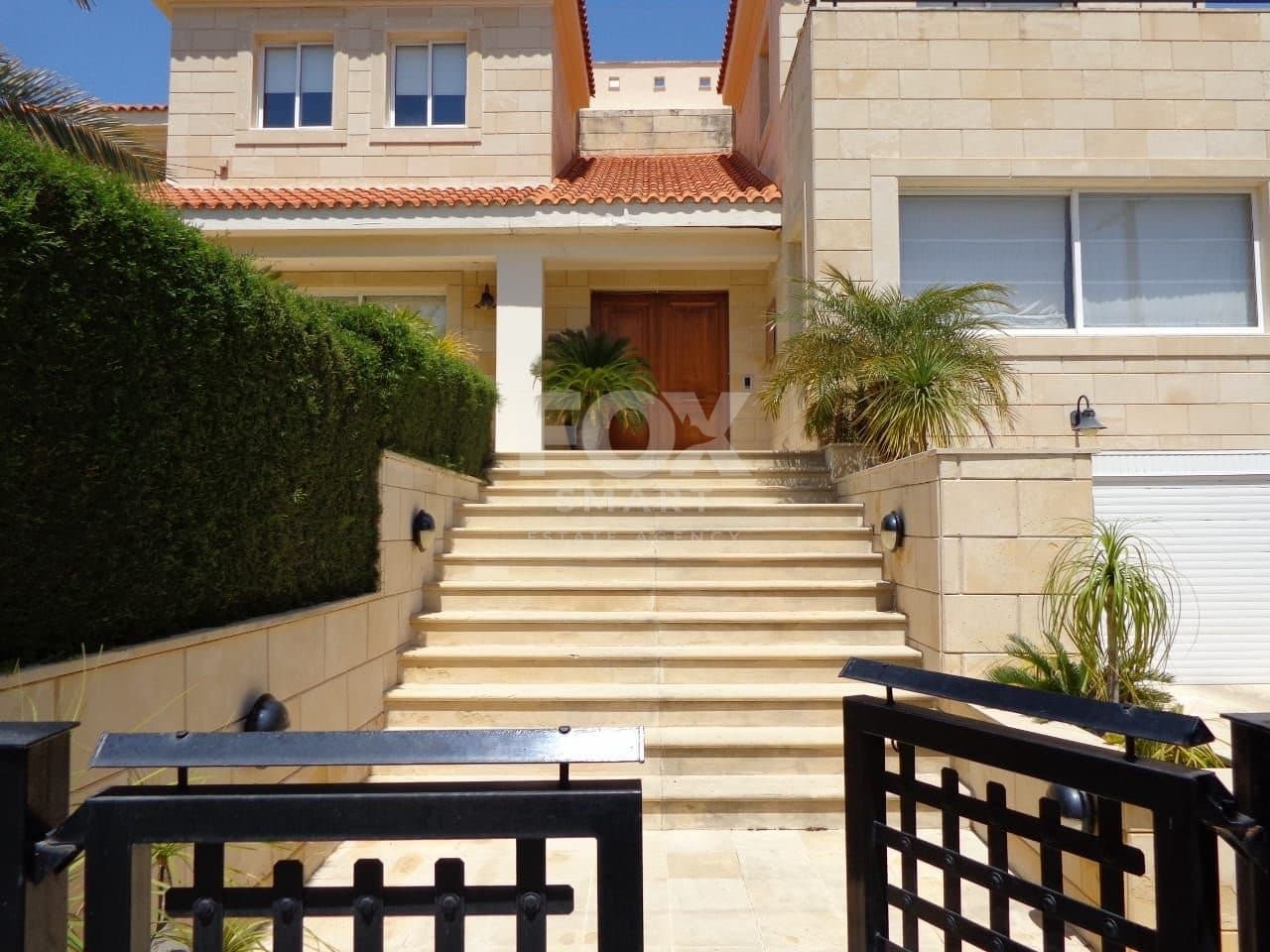 5 Bedroom Villa for Sale in Limassol, Kalogyros