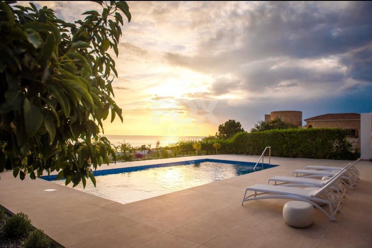 4 Bedroom Villa for Sale in Paphos, Sea Caves