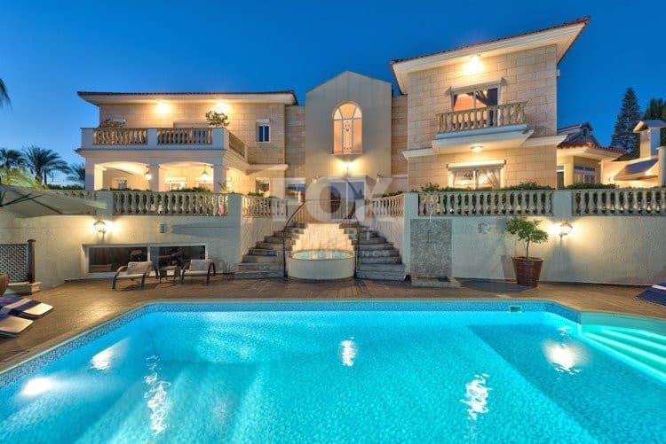 5 Bedroom Detached House for Sale in Limassol, Agios Tychon