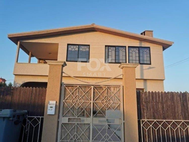 7 Bedroom Detached House for Rent in Limassol, Zakaki