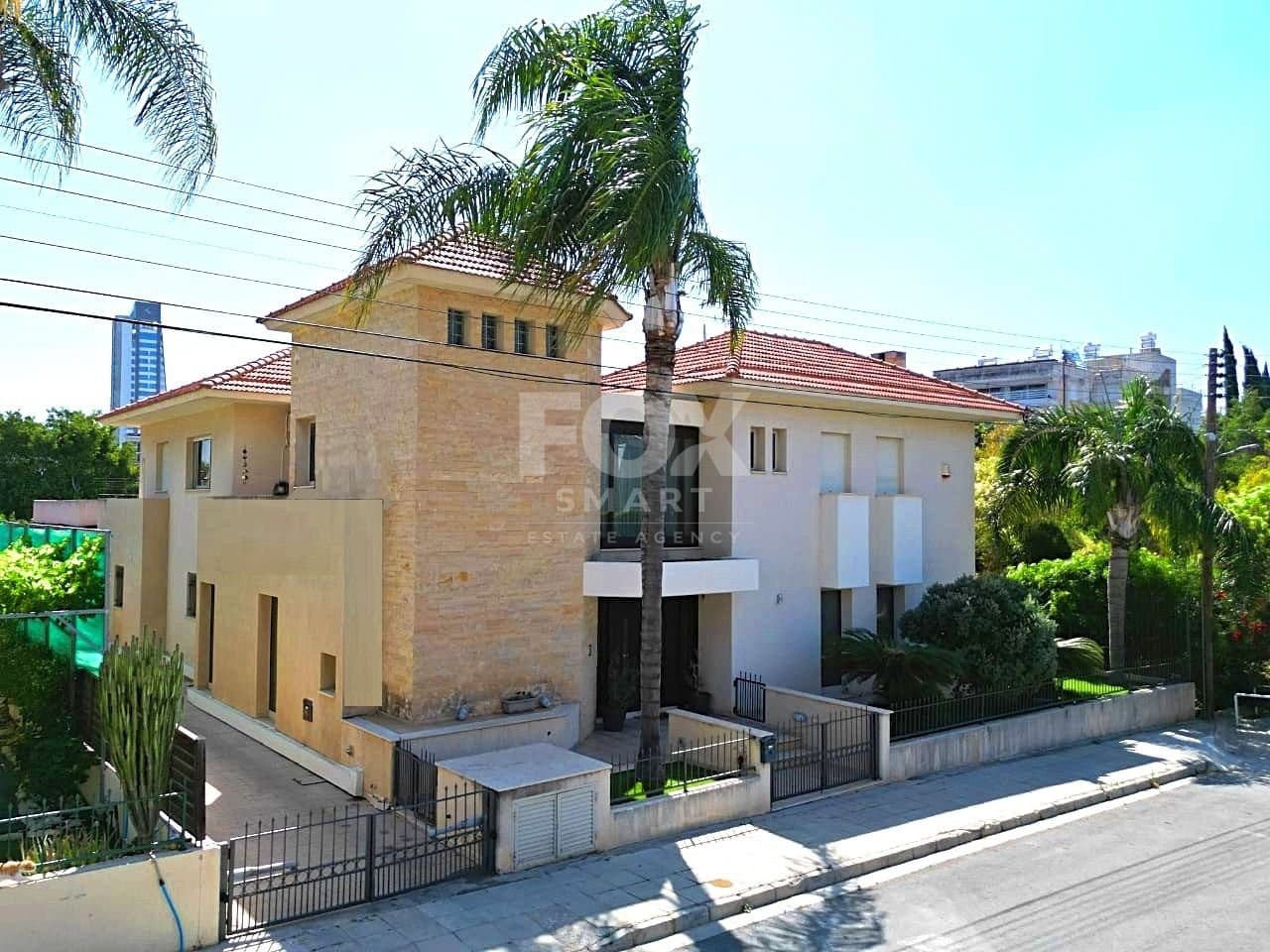 6 Bedroom Villa for Sale in Limassol, Potamos Germasogeias