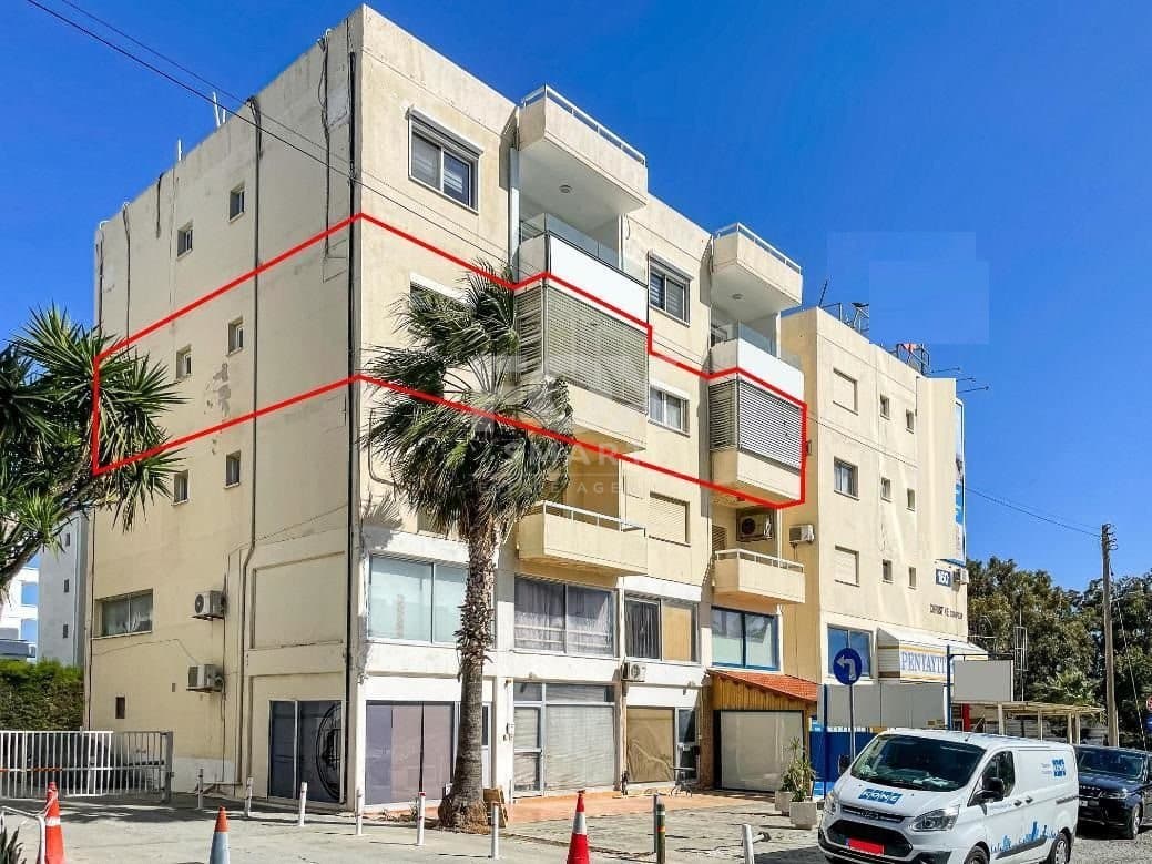 4 Bedroom Apartment for Sale in Limassol, Mouttagiaka