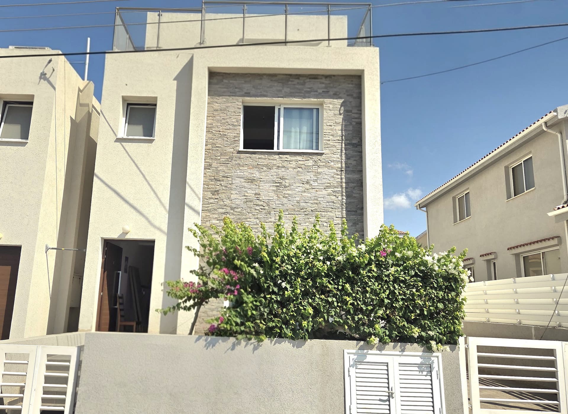 6 Bedroom Detached House for Sale in Limassol, Agios Athanasios