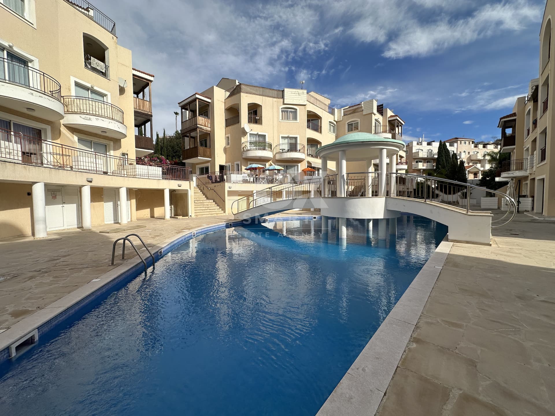 2 Bedroom Apartment for Sale in Paphos, Universal