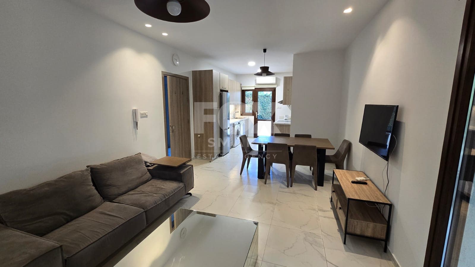 2 Bedroom Apartment for Rent in Limassol, Agios Tychon - Tourist Area