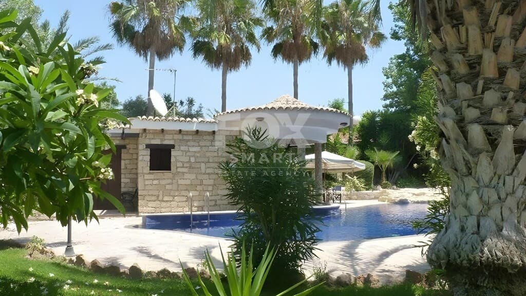 6 Bedroom Detached House for Sale in Paphos, Anarita