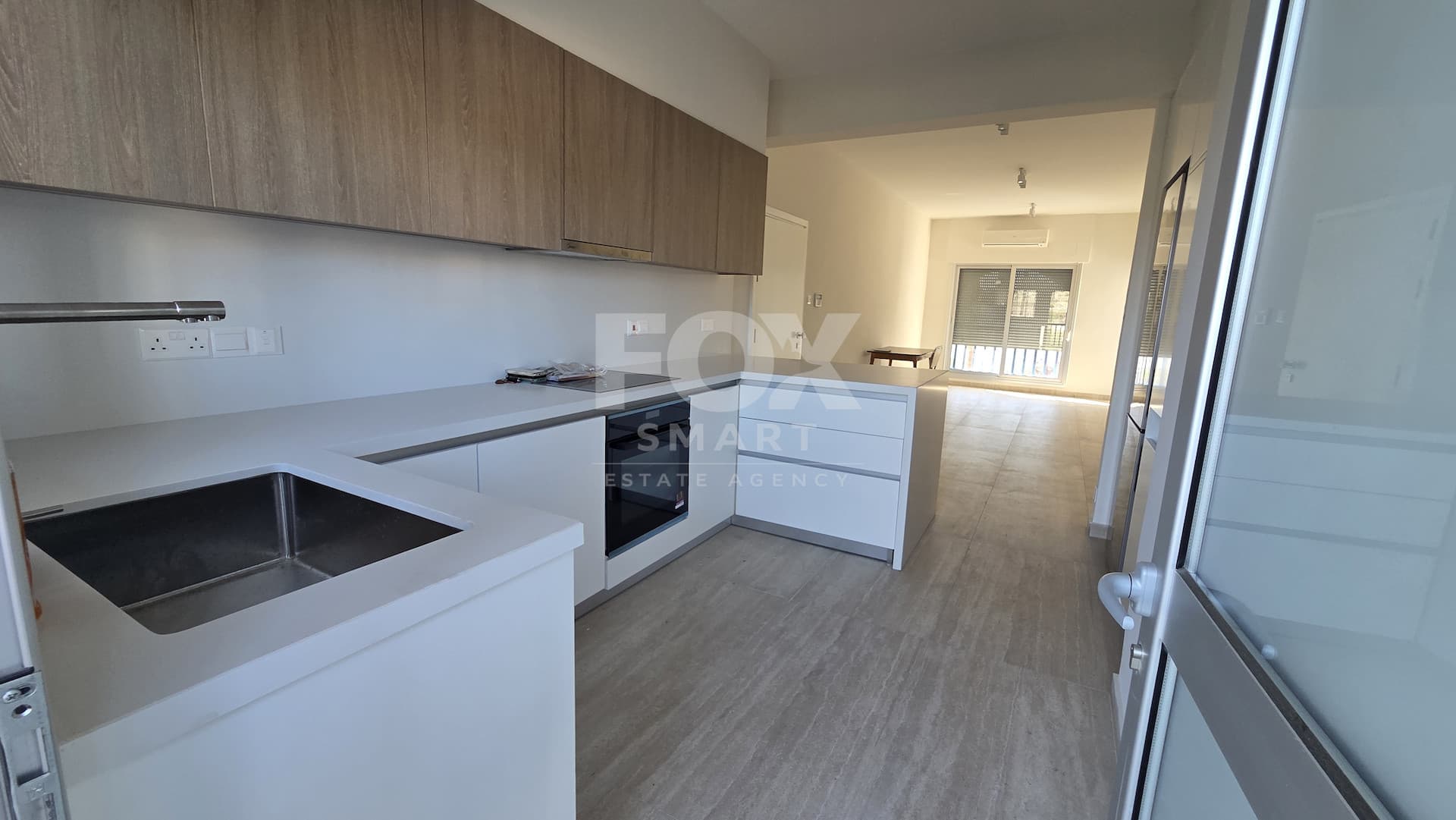 2 Bedroom Apartment for Rent in Limassol, Agios Tychon - Tourist Area