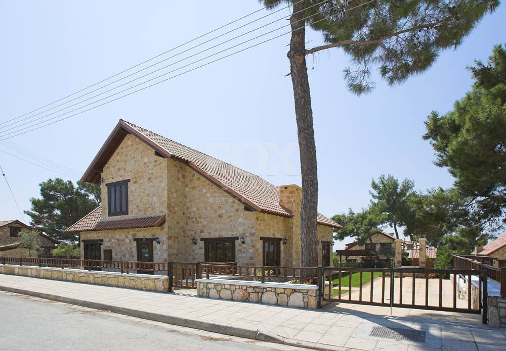 4 Bedroom Detached House for Sale in Limassol, Souni-Zanakia
