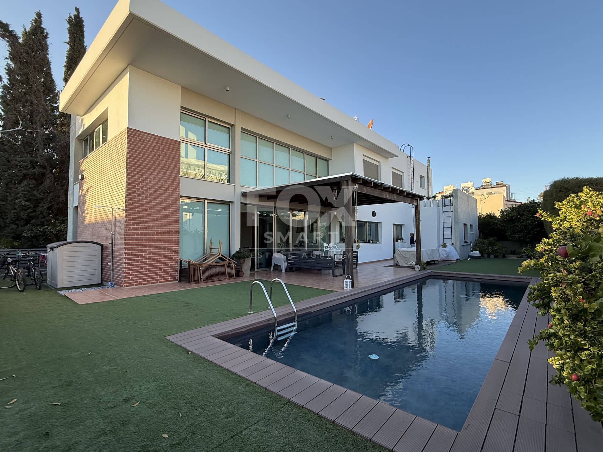 4 Bedroom Villa for Sale in Limassol, Agios Athanasios - Tourist Area