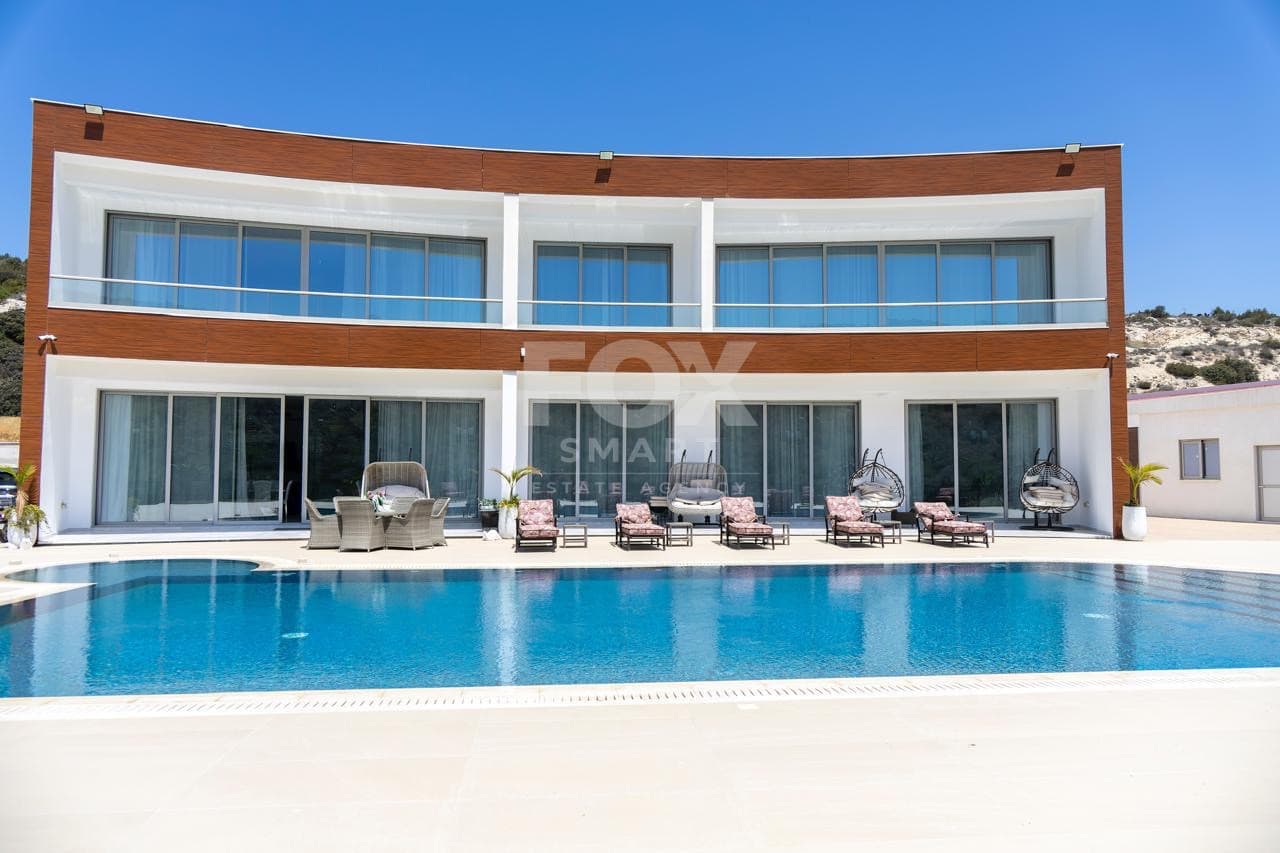 7 Bedroom Villa for Rent in Limassol, Parekklisia