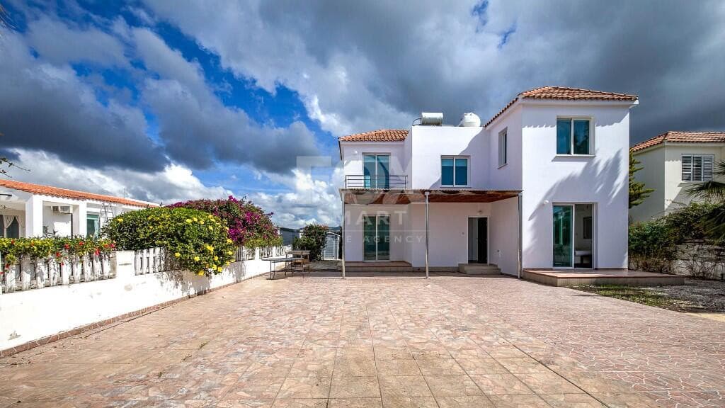 4 Bedroom Villa for Sale in Paphos, Mandria Pafou