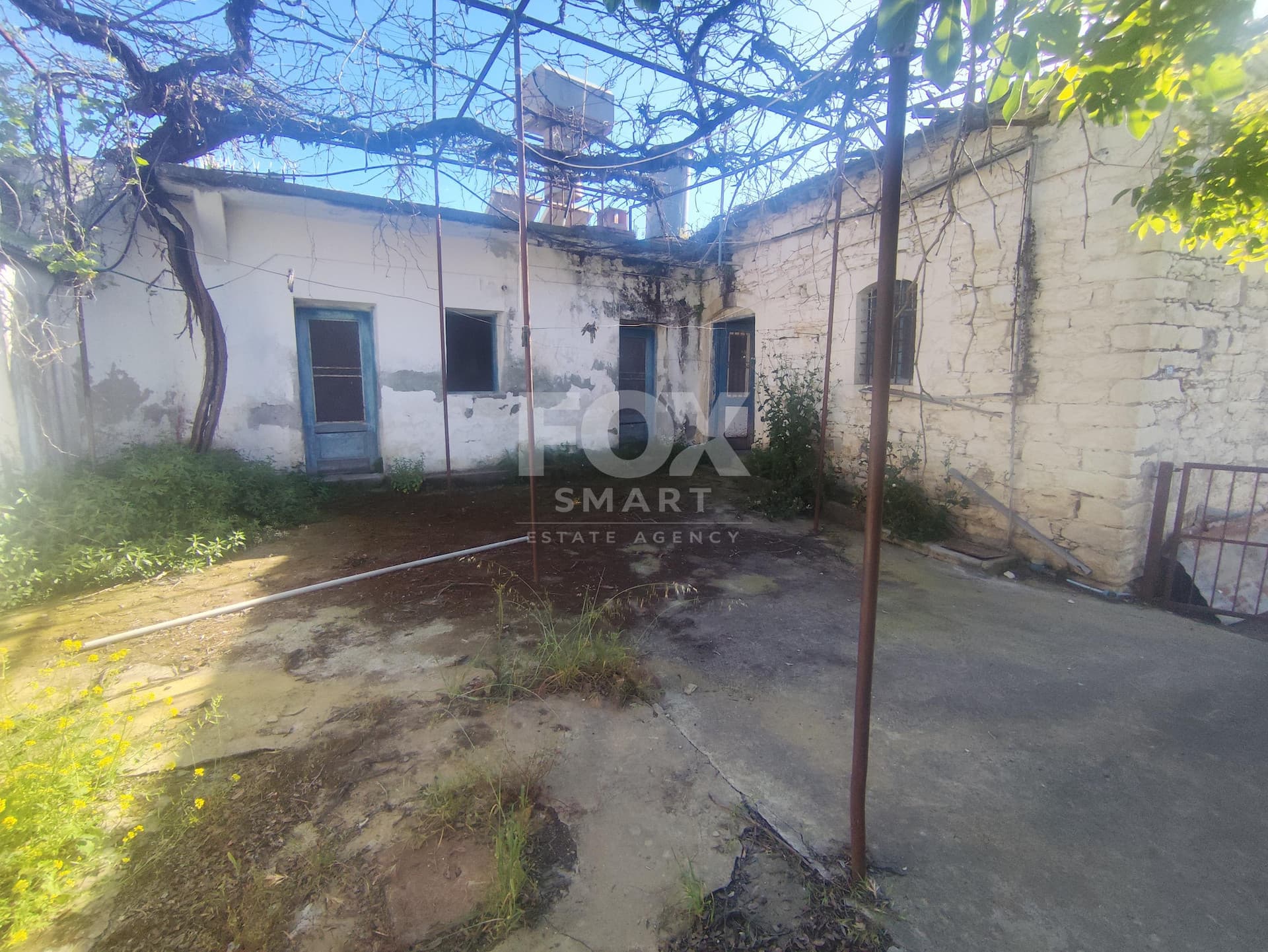 2 Bedroom Detached House for Sale in Limassol, Trimiklini