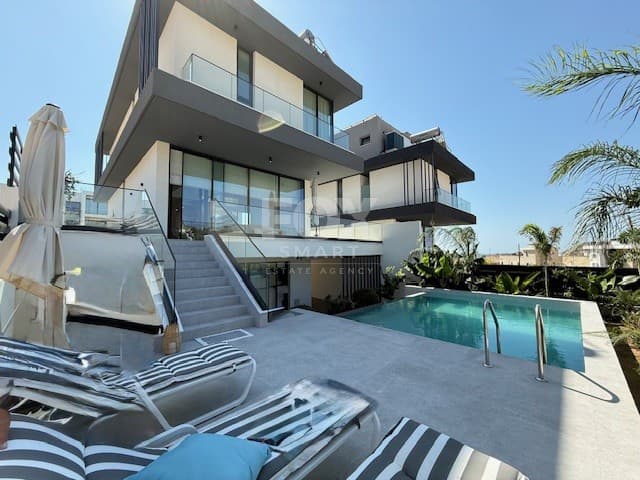 5 Bedroom Villa for Sale in Limassol, Agios Tychon