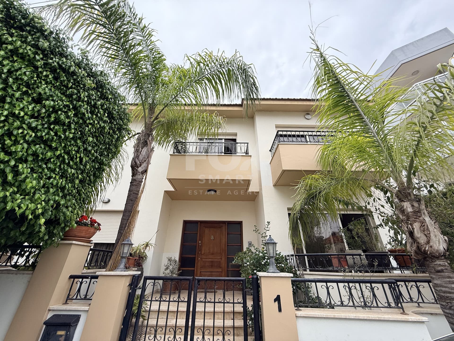 4 Bedroom Detached House for Sale in Limassol, Mesa Geitonia