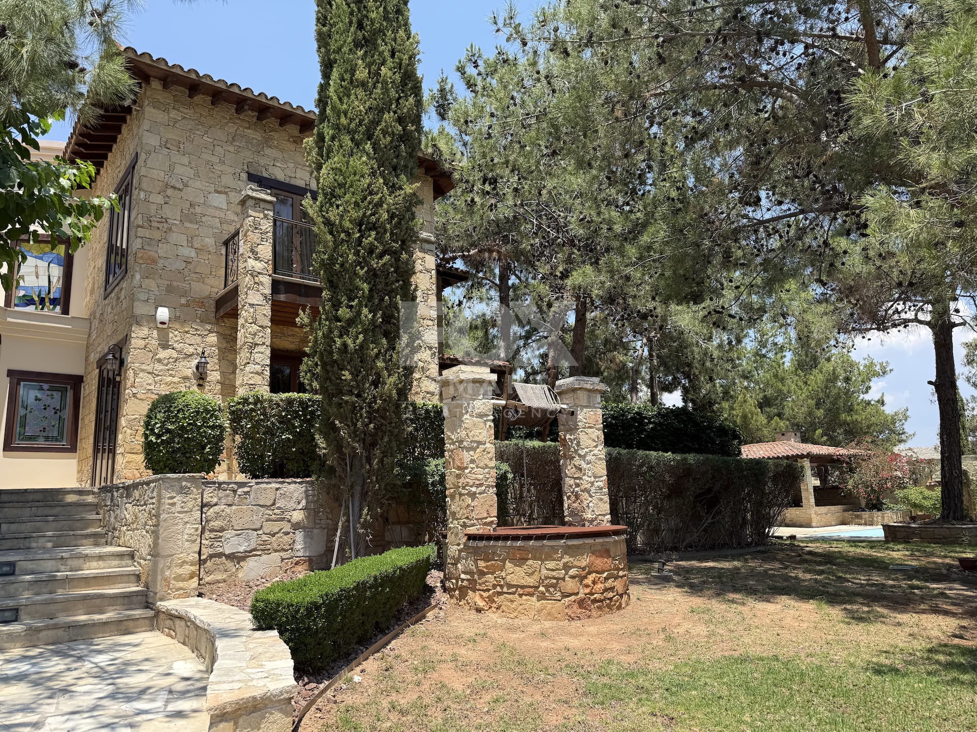 6 Bedroom Villa for Sale in Limassol, Souni-Zanakia