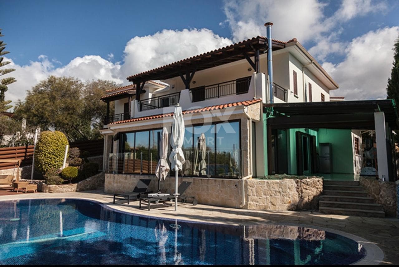 4 Bedroom Villa for Sale in Paphos, Tala