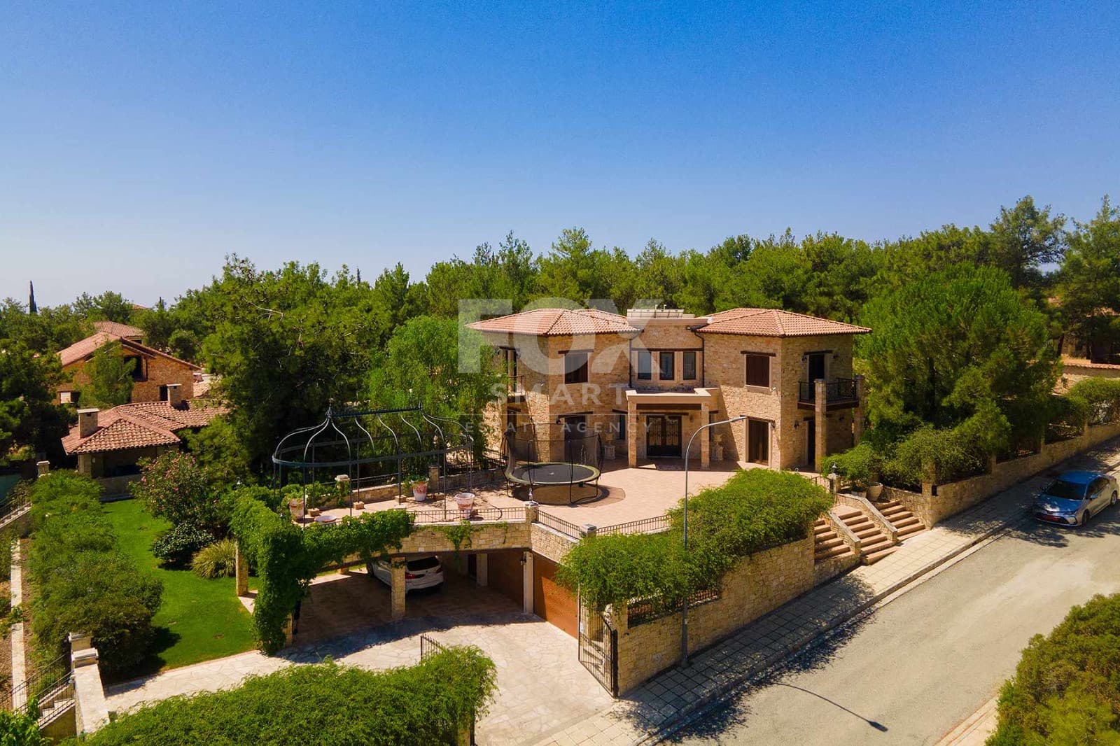 7 Bedroom Villa for Sale in Limassol, Souni-Zanakia