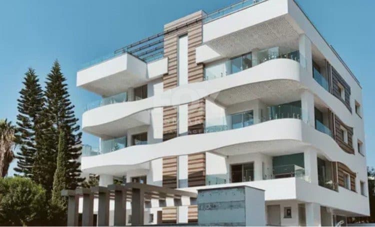 3 Bedroom Apartment for Sale in Limassol, Agios Tychon - Tourist Area