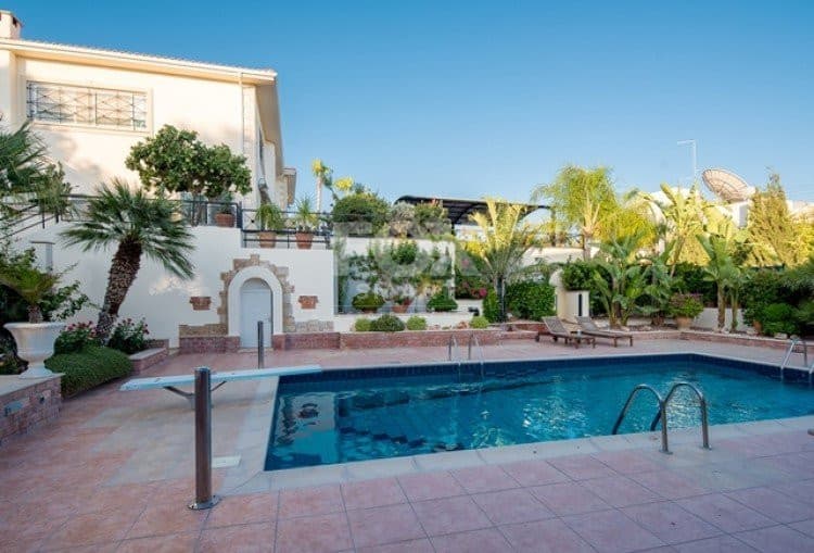 8 Bedroom Detached House for Sale in Limassol, Agios Tychon