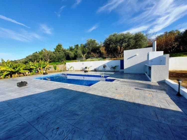 3 Bedroom Bungalow for Sale in Paphos, Nea Dimmata