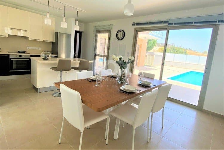 4 Bedroom Detached House for Sale in Limassol, Pyrgos - Tourist Area