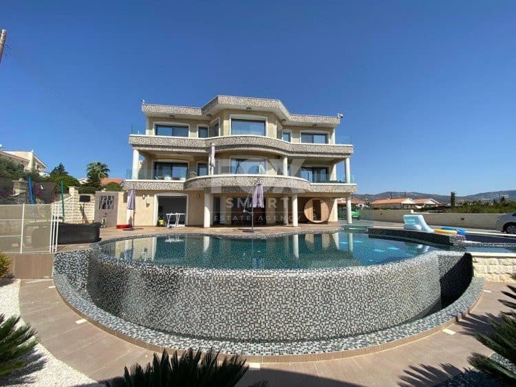4 Bedroom Detached House for Sale in Paphos, Sea Caves