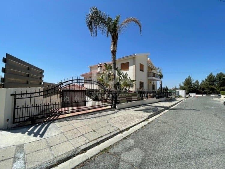 5 Bedroom Detached House for Sale in Limassol, Agios Athanasios
