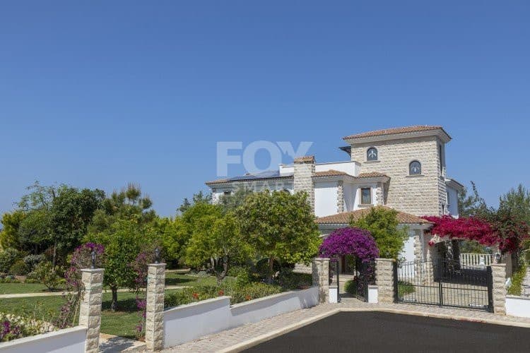 9 Bedroom Detached House for Sale in Paphos, Argaka