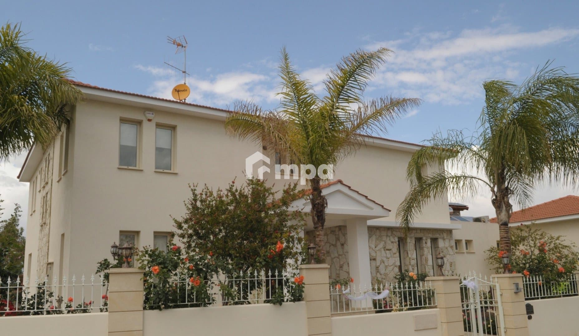 5 Bedroom House