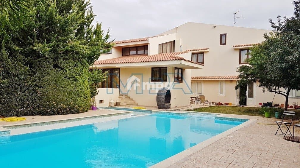 5 Bedroom House