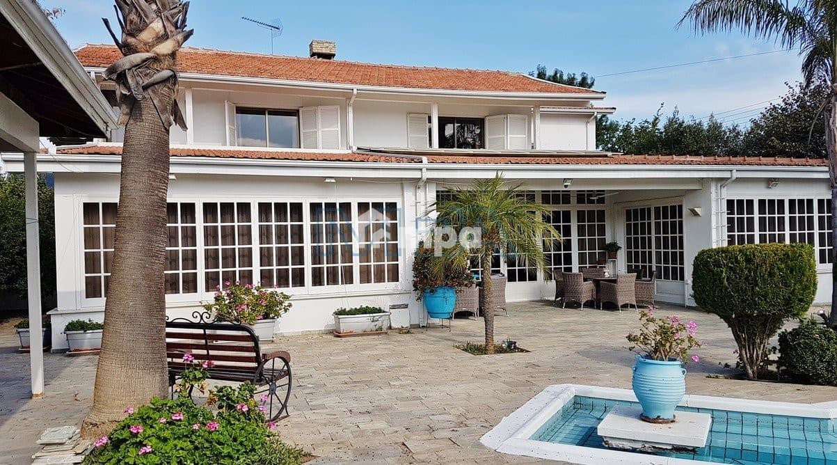 5 Bedroom House