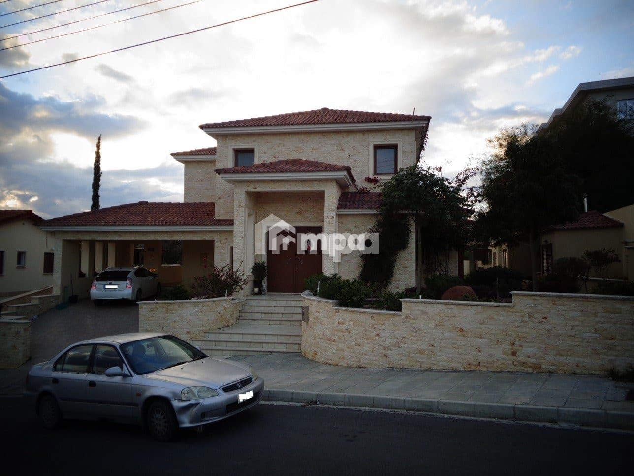7 Bedroom House