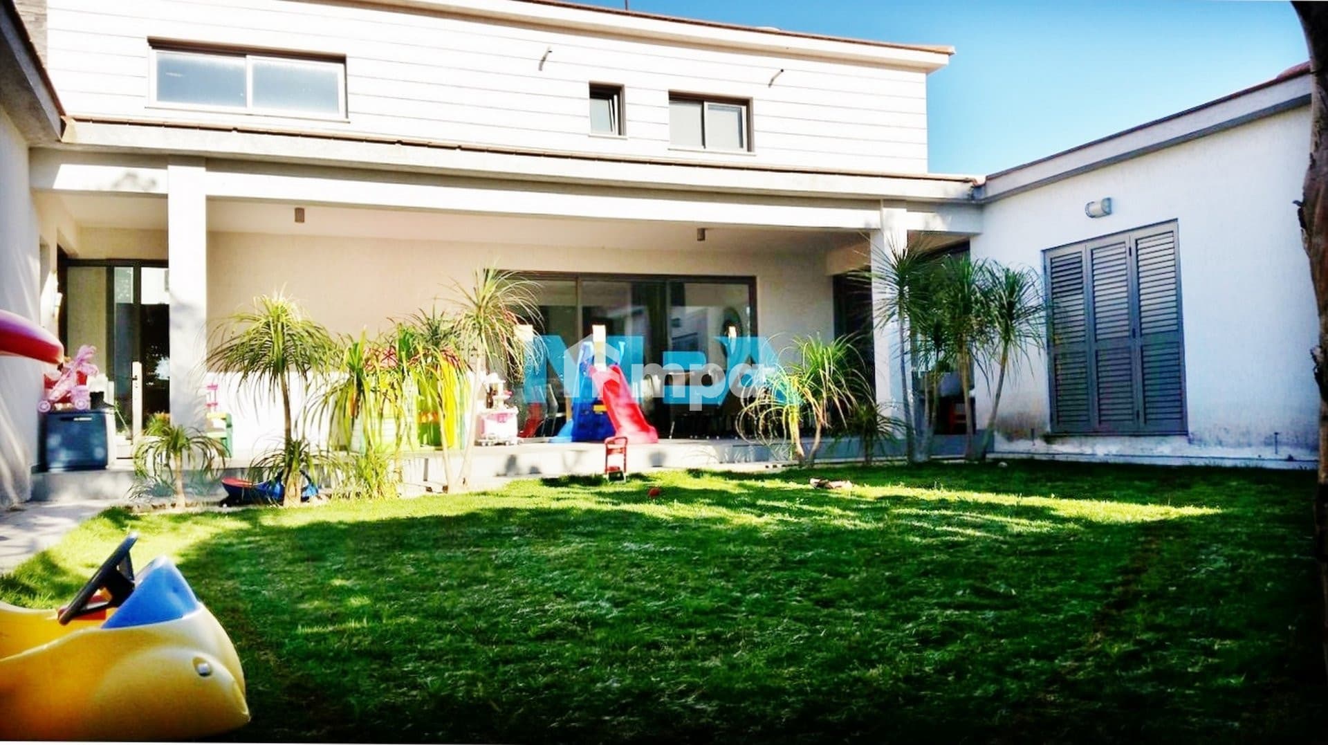 5 Bedroom House