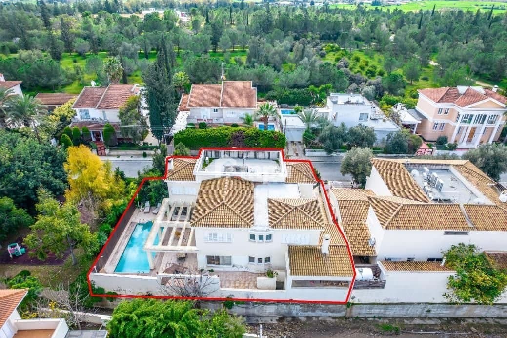 5 Bedroom House