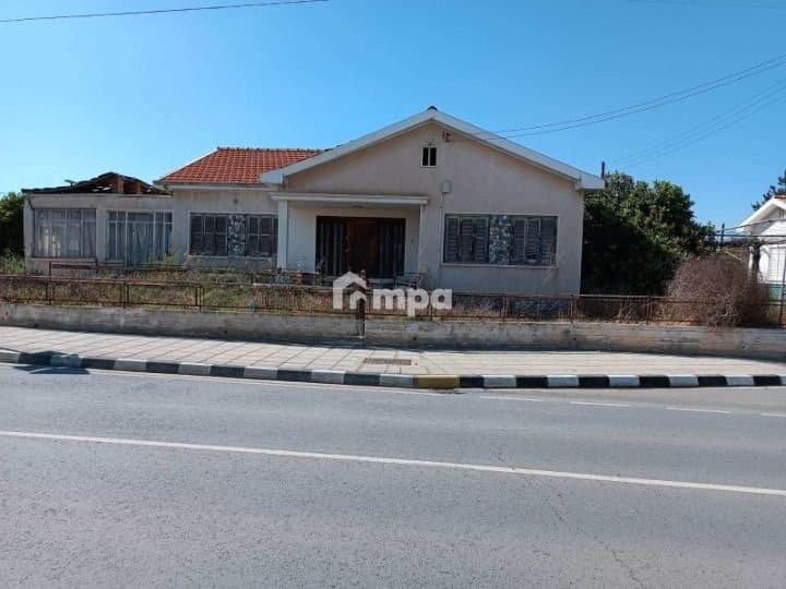 6 Bedroom House
