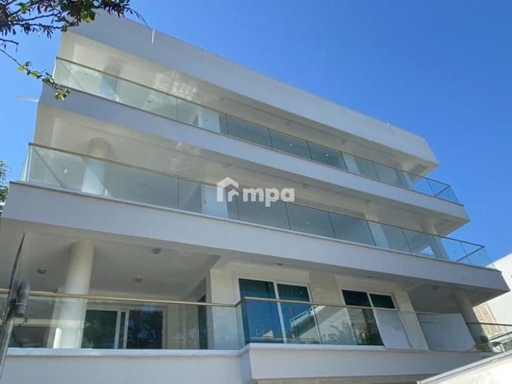 4 Bedroom Apartment