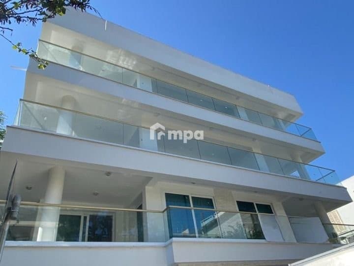 4 Bedroom Apartment