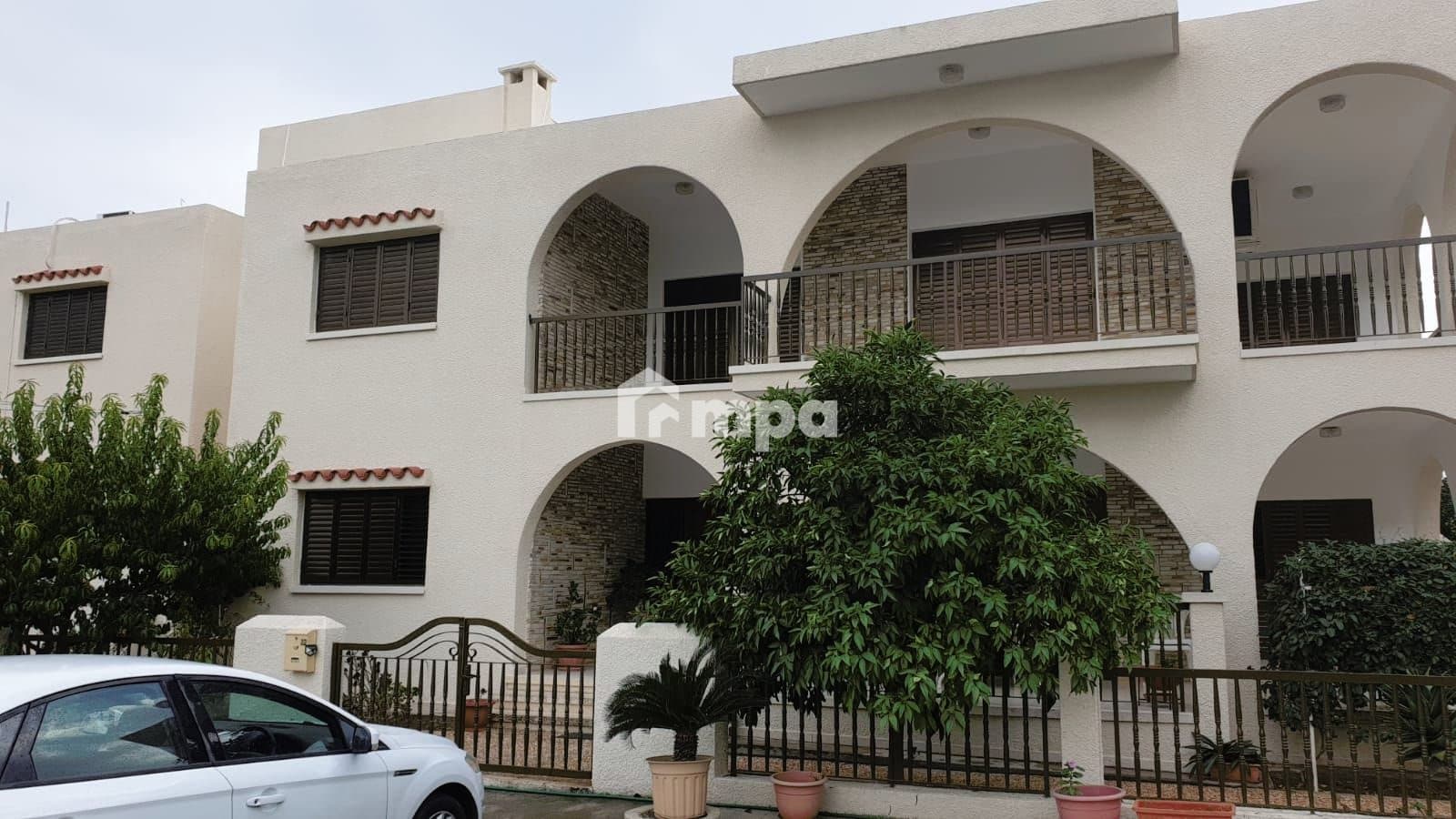 6 Bedroom House